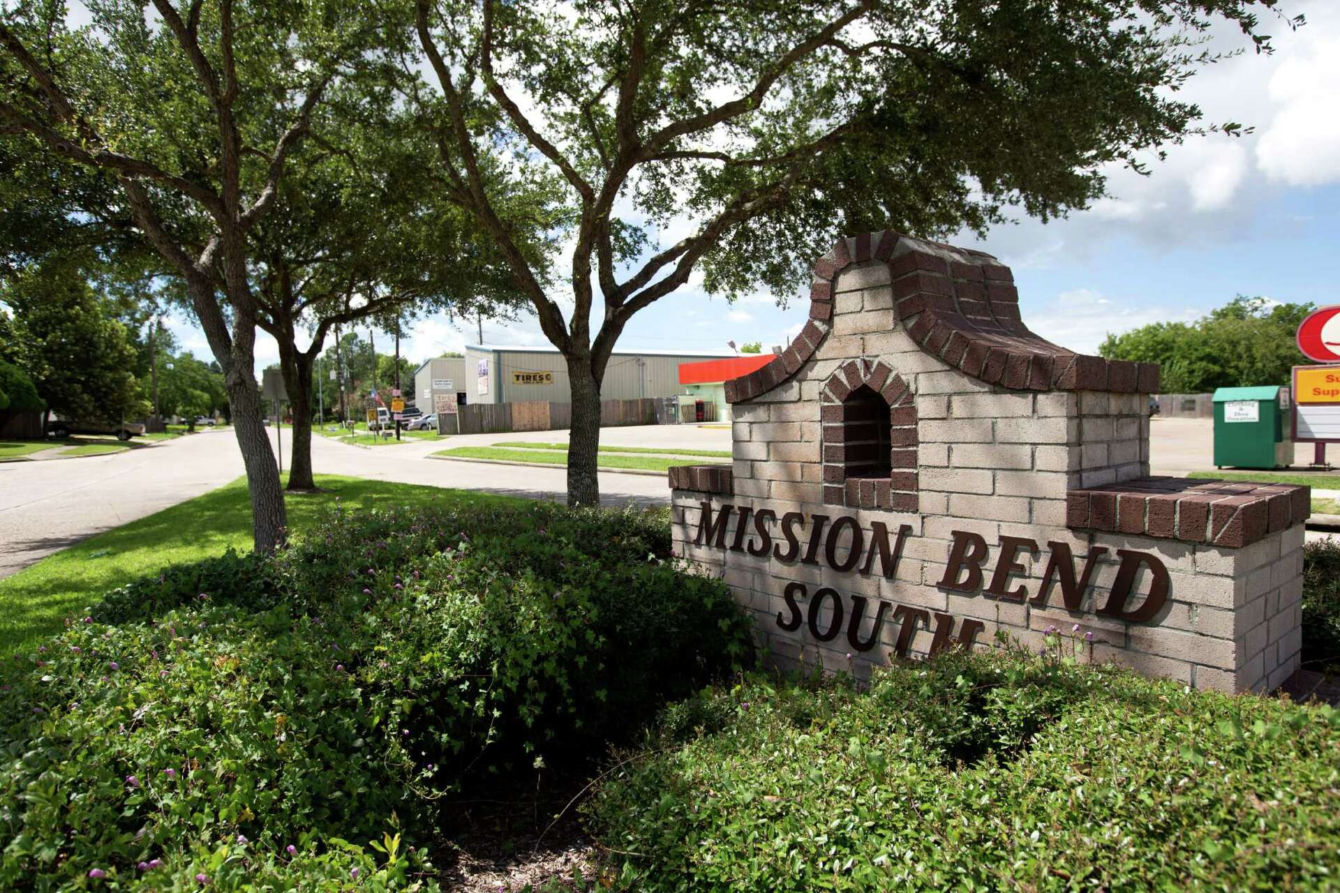 Turf services in Mission Bend, TX